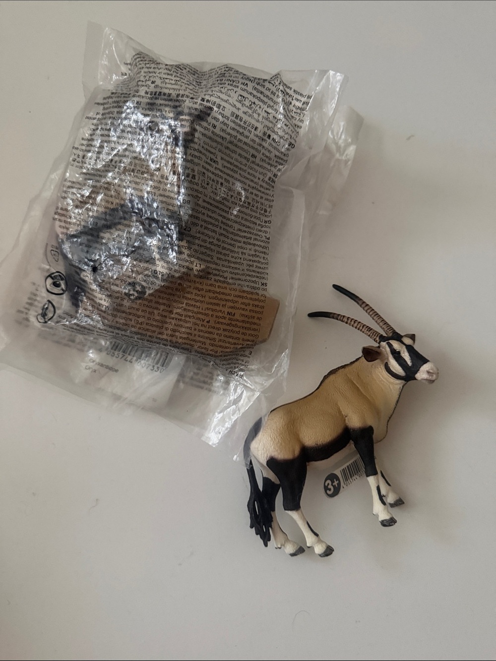 Realistic Oryx Action Figure Toy - Cream and Black set of 2
